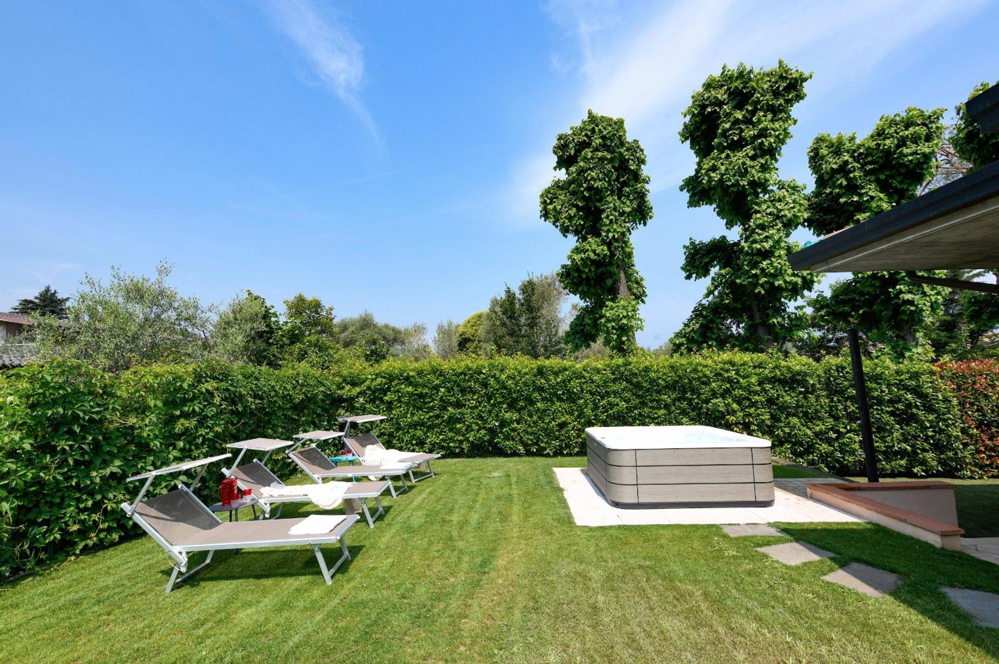 Villa Giulia マネルバ・デル・ガルダ エクステリア 写真